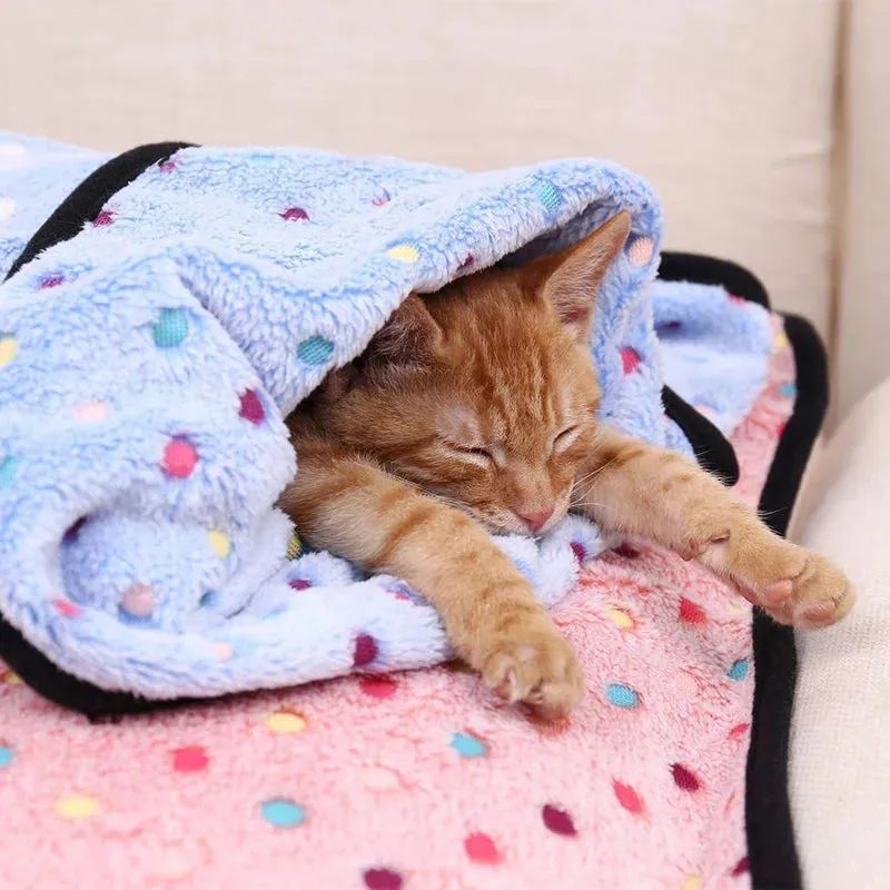 Cozy Dot Pattern Coral Fleece Pet Blanket for Cats and Dogs