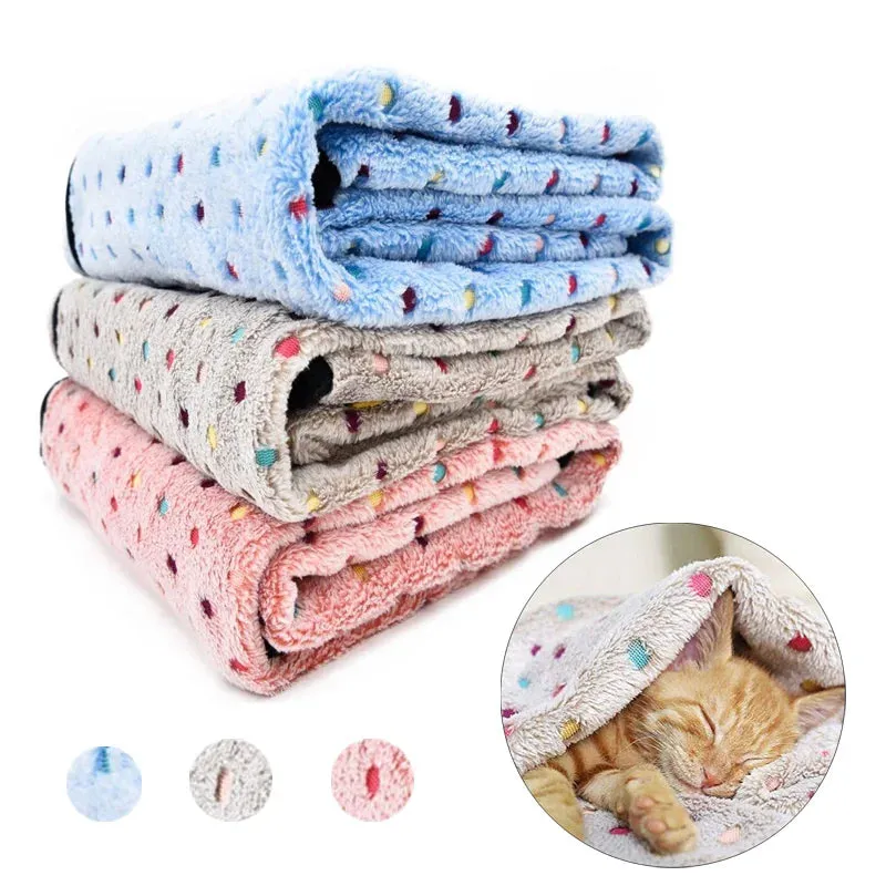 Cozy Dot Pattern Coral Fleece Pet Blanket for Cats and Dogs