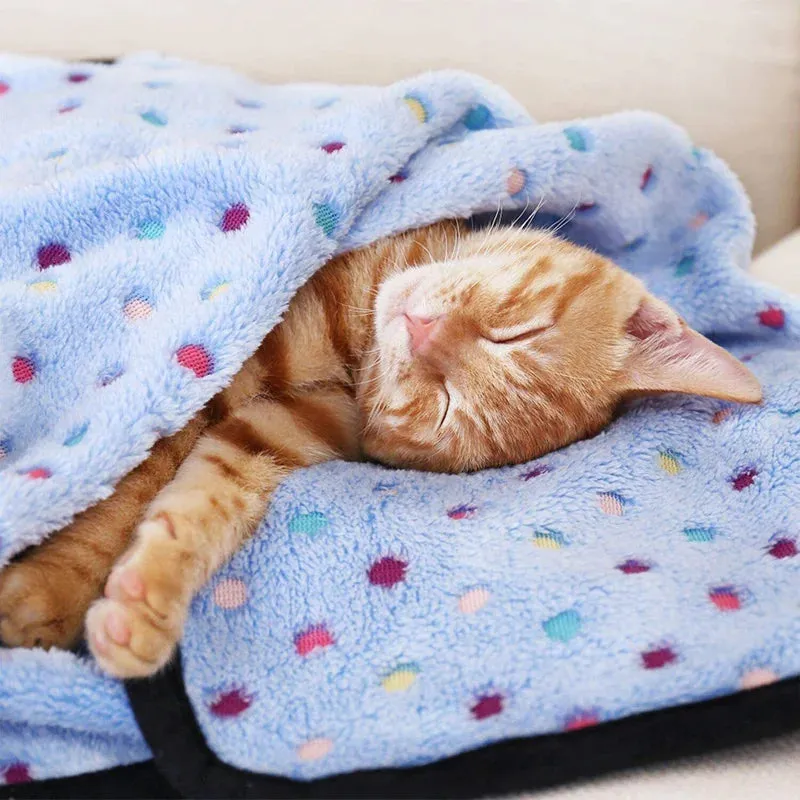 Cozy Dot Pattern Coral Fleece Pet Blanket for Cats and Dogs