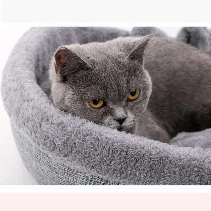 Pat and Pet Emporium | Pet Beds | Heart-Shaped Dog Cats Nest