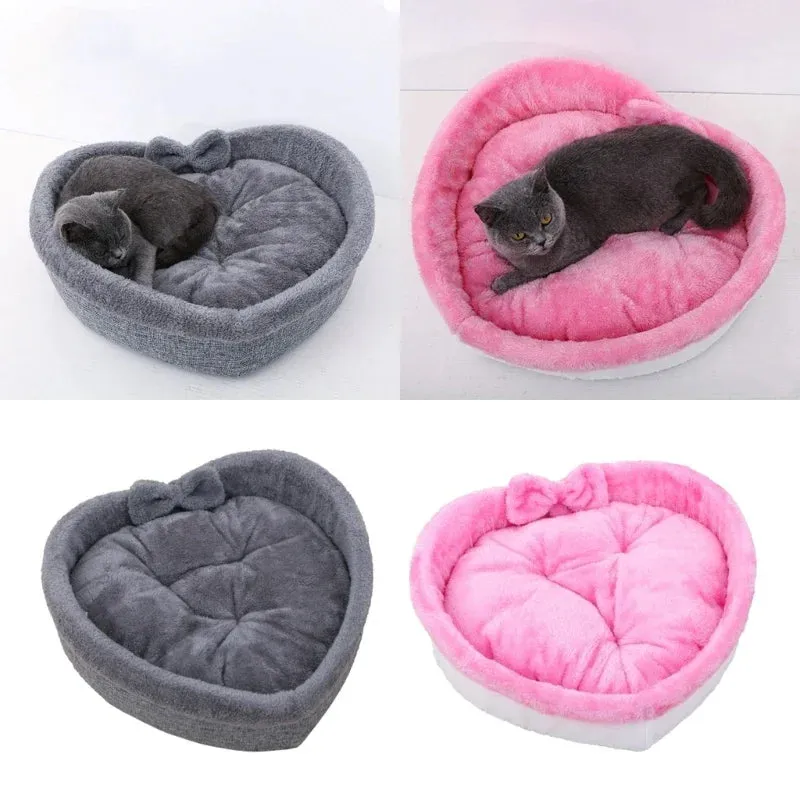 Pat and Pet Emporium | Pet Beds | Heart-Shaped Dog Cats Nest