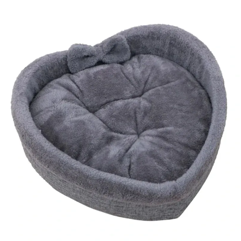 Pat and Pet Emporium | Pet Beds | Heart-Shaped Dog Cats Nest